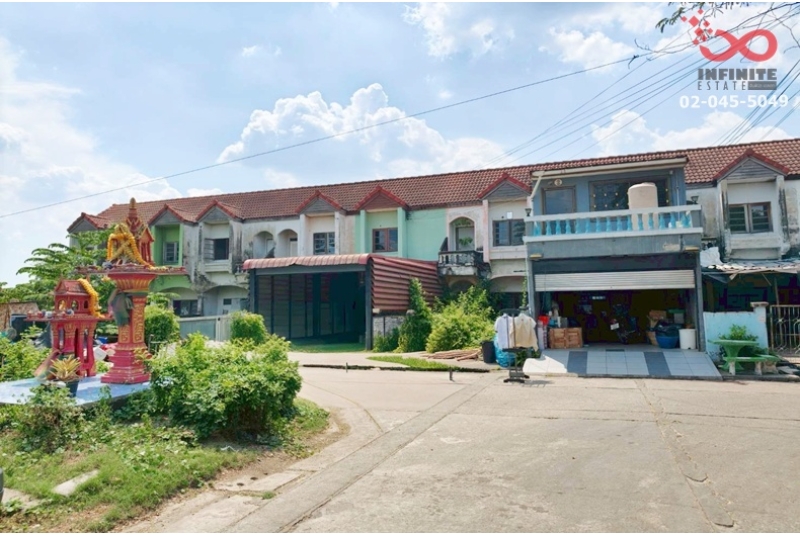 ขายทาวน์เฮ้าส์ 2 ชั้น 22 ตร.ว. ถนนราชพฤกษ์ บางรักน้อย ซอย 2 ใกล้ MRT บางรักใหญ่