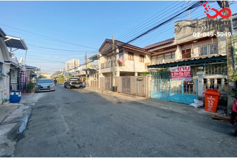 ขายทาวน์เฮาส์ 2 ชั้น ถนนบางนา-ตราด หมู่บ้านไพโรจน์ ใกล้ทางด่วน-ห้างเซ็นทรัล