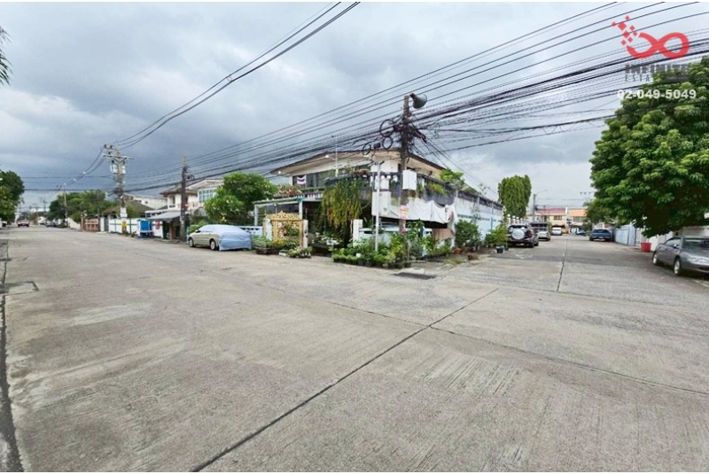 ขายบ้านเดี่ยว 2 ชั้น หมู่บ้าน ต.รวมโชค 79 ตร.ว. หลังมุม โชคชัย 4 ซอย 56 ใกล้ MRT โชคชัย 4