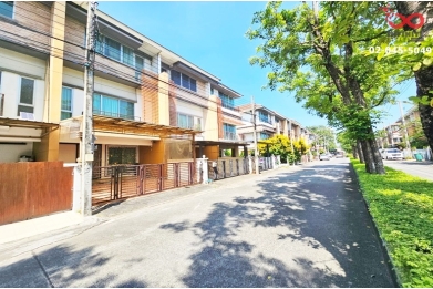 89681, ขายทาวน์โฮม 3 ชั้น พลัสซิตี้พาร์คศรีนครินทร์ -สวนหลวง ร.9 เนื้อที่ 23 ตารางวา ถนนศรีนครินทร์