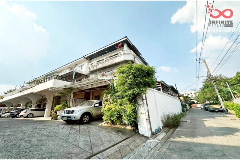 ขายทาวน์โฮม 3 ชั้น 39 ตร.ว. เขตดุสิต เทอดดำริ - นครไชยศรี - เศรษฐสิริ - ราชวัตร   ใกล้ทางพิเศษศรีรัช