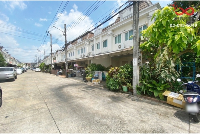 ขายทาวน์เฮาส์ 2ชั้น 20 ตรว. ดิ เอ็กซ์คลูชีฟ นวลจันทร์ 56 ใกล้ทางด่วนเอกมัย–รามอินทรา