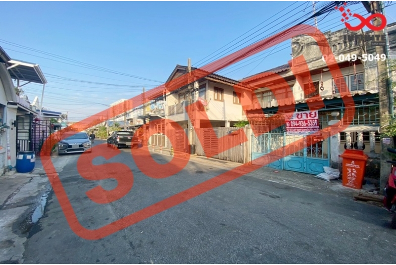 ขายทาวน์เฮาส์ 2 ชั้น ถนนบางนา-ตราด หมู่บ้านไพโรจน์ ใกล้ทางด่วน-ห้างเซ็นทรัล