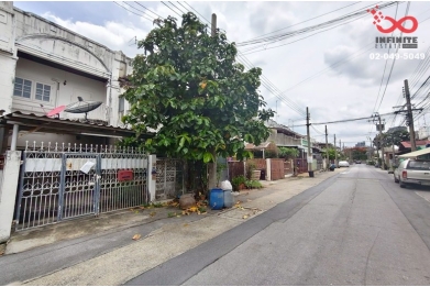 93293, ขายทาวน์เฮาส์ 2 ชั้น ซอยพหลโยธิน 35 ใกล้เมเจอร์รัชโยธิน ม.เกษตรฯ ใกล้ BTS เสนานิคม-รัชโยธิน ทางด่วน