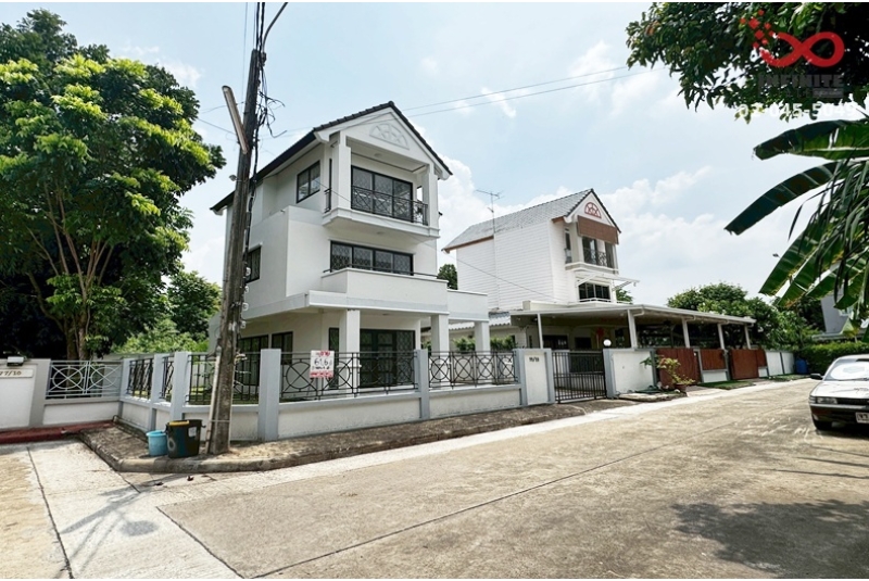 ขายบ้านเดี่ยว 3 ชั้น ถนนรามอินทรา - พระยาสุเรนทร์ 30 บ้านสวย หลังมุม ใกล้รถไฟฟ้าสายสีชมพู 