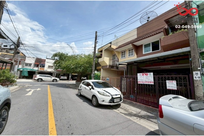 ขายทาวน์เฮาส์ 2 ชั้น 15 ตร.ว. หมู่บ้านอมรพันธ์ สวนสยาม - เสรีไทย  ใกล้ MRT สายสีชมพู