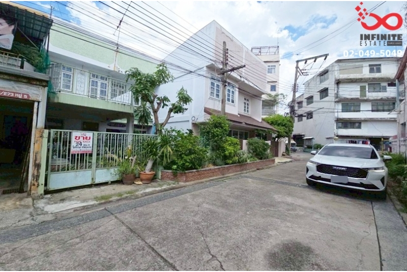 ขายทาวน์เฮาส์ 2 ชั้น 28ตรว. ถนนนวมินทร์  หมู่บ้านปรีชา 2 นวมินทร์ 65 ใกล้ MRT บางกะปิ