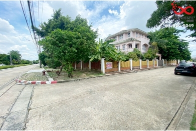 93843, ขายบ้านเดี่ยว 3 หลัง บนที่ดิน 546 ตรว. แปลงมุม ยิ่งรวยนิเวศน์ แจ้งวัฒนะ-ประชาชื่น เลียบคลองประปา
