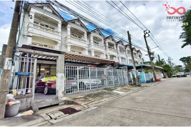 93923, ขายทาวน์โฮม 3 ชั้น 29 ตร.ว. ลาดพร้าว 113 หลังริม  ใกล้รถไฟฟ้าสายสีเหลือง