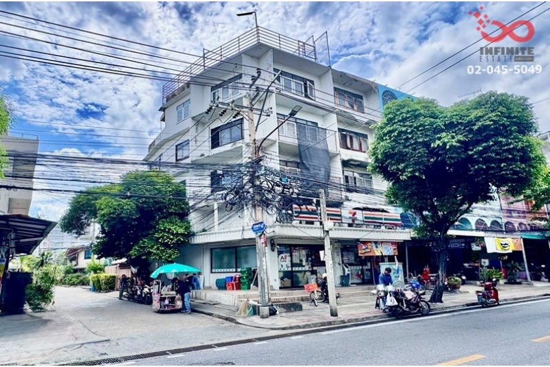 ให้เช่าอาคารพาณิชย์ 4.5 ชั้น 45 ตร.ว. ประชาสงเคราะห์ ดินแดง หลังมุม ติดถนน  ใกล้ MRT ห้วยขวาง