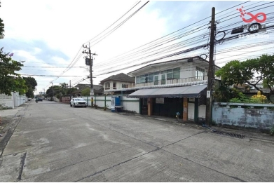 94120, ขายบ้านเดี่ยว 72 ตร.ว. หมู่บ้าน ต.รวมโชค โชคชัย 4 ซอย 56 ลาดพร้าว ใกล้รถไฟฟ้าสายสีเหลือง สถานีโชคชัย 4