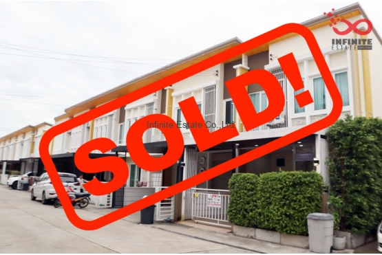 82008, ทาวน์โฮม 2 ชั้น โกลเด้น ทาวน์ วัชรพล-สุขาภิบาล 5 หลังมุม