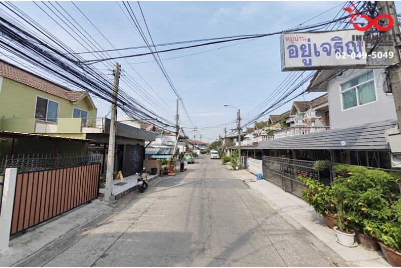 ขายทาวน์เฮาส์ 2 ชั้น 21 ตร.ว.หมู่บ้านอยู่เจริญ พหลโยธิน 50 ใกล้ BTS สะพานใหม่