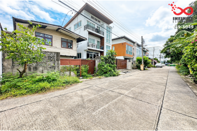 94419, ขายบ้าน 2 ชั้น 27 ตร.ว. ลาดพร้าว 83 วังทองหลาง เหมาะรีโนเวท ใกล้รถไฟฟ้าสายสีเหลือง