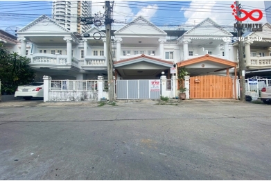 94508, ขายทาวน์เฮาส์ 2 ชั้น 18 ตร.ว. หมู่บ้านเอเวอร์กรีน ซ.บางนา-ตราด 56 รีโนเวทใหม่ พร้อมอยู่ ใกล้ทางพิเศษบูรพาวิถี รถไฟฟ้าสายสีเหลือง