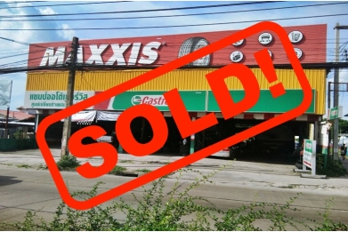 80764, ที่ดินถมแล้ว พร้อมสิ่งปลูกสร้าง ติดถนนลำลูกกา แปลงมุม