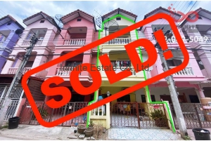 83742, ทาวน์เฮ้าส์ 3 ชั้น หมู่บ้าน เลิศอุบล ถนนวัชรพล ซอยร่วมมิตรพัฒนา