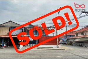 84044, ทาวน์เฮ้าส์ 2 ชั้น บ้านพฤกษาดี หลังมุม ติดถนนเมน 