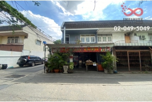 84112, ทาวน์เฮ้าส์ 2 ชั้น หมู่บ้าน โชคอนันต์ 3 ซอยพหลโยธิน 35 แยก 9 ถนนพหลโยธิน หลังมุม