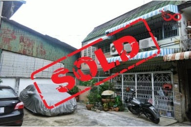 81170, ขายทาวน์เฮ้าส์ 2ชั้น ถนนสุขุมวิท101/1 ซอยวชิรธรรมสาธิต6 หลังริม