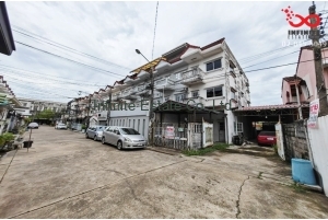 87499, ขายทาวน์เฮ้าส์ 3 ชั้น หมู่บ้านไทยธานี ถนนโชคชัย 4 ซอย 84 หลังริม