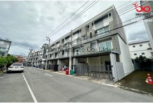 ขายทาวน์โฮม 3 ชั้น สเปซ ลาดพร้าว-เหม่งจ๋าย ถนนลาดพร้าว ซอยลาดพร้าว80 หลังมุม 88043, ขายทาวน์โฮม 3 ชั้น สเปซ ลาดพร้าว-เหม่งจ๋าย ถนนลาดพร้าว ซอยลาดพร้าว80 หลังมุม