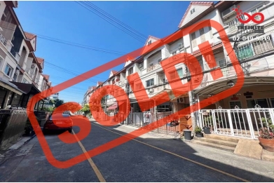 88475, ขายทาวน์โฮม 3 ชั้น หมู่บ้านปริญลักษณ์ แจ่มจันทร์ ถนนประเสริฐมนูกิจ