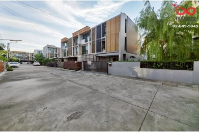 92572, ขายทาวน์โฮม 3ชั้น 37ตรว.เดอะวิลโล่ รามอินทรา รีโนเวทใหม่ 