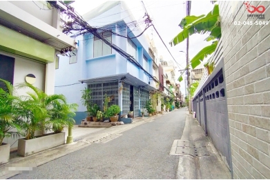 90605, ขายอาคารพาณิชย์ 2 ชั้น 22.5 ตารางวา ซอยสาทร 11 แยก 3 ถนนสาทร