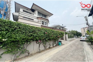 91116, ขายบ้านเดี่ยว 3 ชั้น  60 ตารางวา ซอยพหลโยธิน 24 แยก 2-1-2 ถนนพหลโยธิน