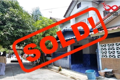 81564, ทาวน์เฮ้าส์ 2ชั้น ม.กรีนการ์เด้นโฮม คลอง 11 ถนนรังสิต - นครนายก 