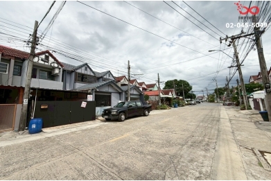 90920, ขายทาวน์เฮาส์ 2 ชั้น หมู่บ้านลานทอง ติวานนท์ ปากเกร็ด รีโนเวท พร้อมอยู่