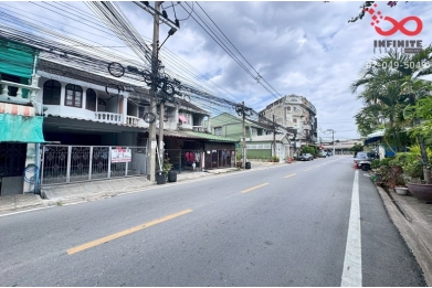 91827, ขายทาวน์เฮ้าส์ 2 ชั้น 29ตร.วา ซ.นวมินทร์ 111 ถนนนวมินทร์  พร้อมอยู่ ค้าขายได้