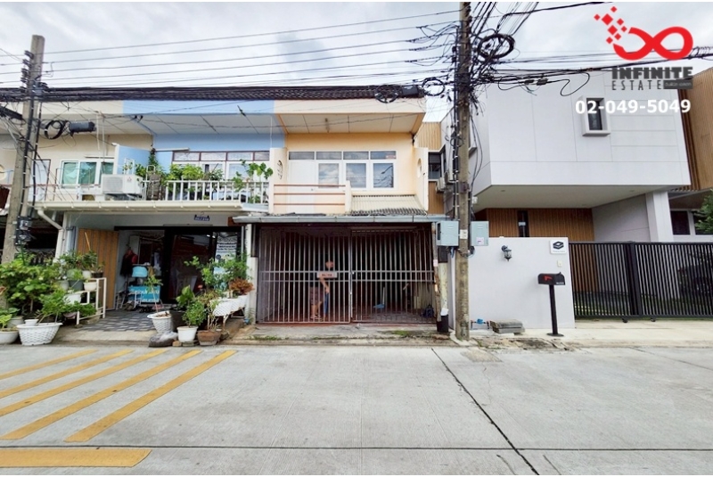 ขายทาวน์เฮ้าส์ 2ชั้น 21ตรว. ถนนรามอินทรา หลังริม ราคาถูก