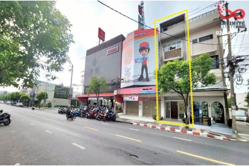 ขายอาคารพาณิชย์ 4ชั้น 19ตรว.ติดถนนโชคชัย 4 ใกล้ MRTสายสีเหลือง